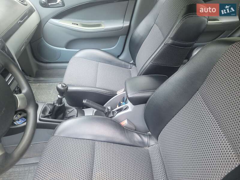 Хетчбек Chevrolet Lacetti 2008 в Черкасах фото 3 Хетчбек Chevrolet Lacetti 2008 в Черкасах