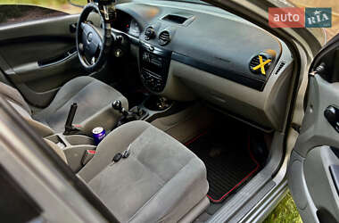 Хэтчбек Chevrolet Lacetti 2005 в 