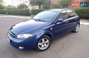 Хэтчбек Chevrolet Lacetti 2005 в 