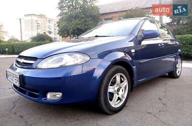 Хэтчбек Chevrolet Lacetti 2005 в 