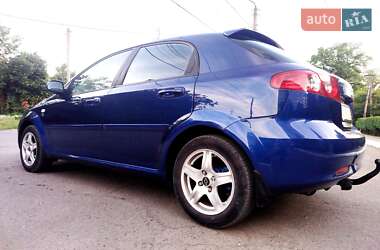Хэтчбек Chevrolet Lacetti 2005 в 