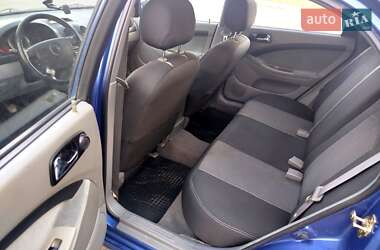 Хэтчбек Chevrolet Lacetti 2005 в 
