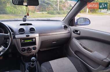 Хэтчбек Chevrolet Lacetti 2005 в 
