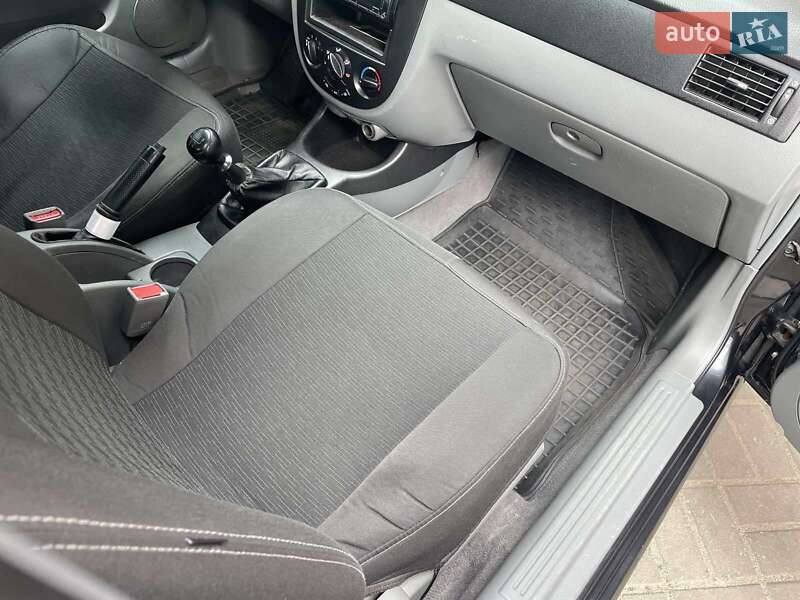 Седан Chevrolet Lacetti 2011 в Киеве