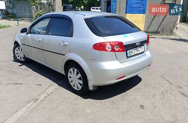 Хэтчбек Chevrolet Lacetti 2005 в 