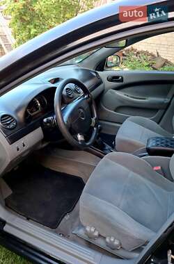 Хэтчбек Chevrolet Lacetti 2006 в 