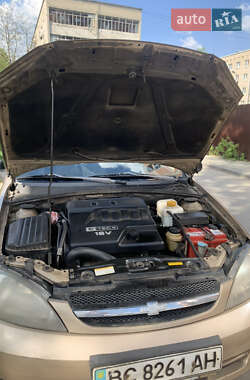 Хэтчбек Chevrolet Lacetti 2005 в 