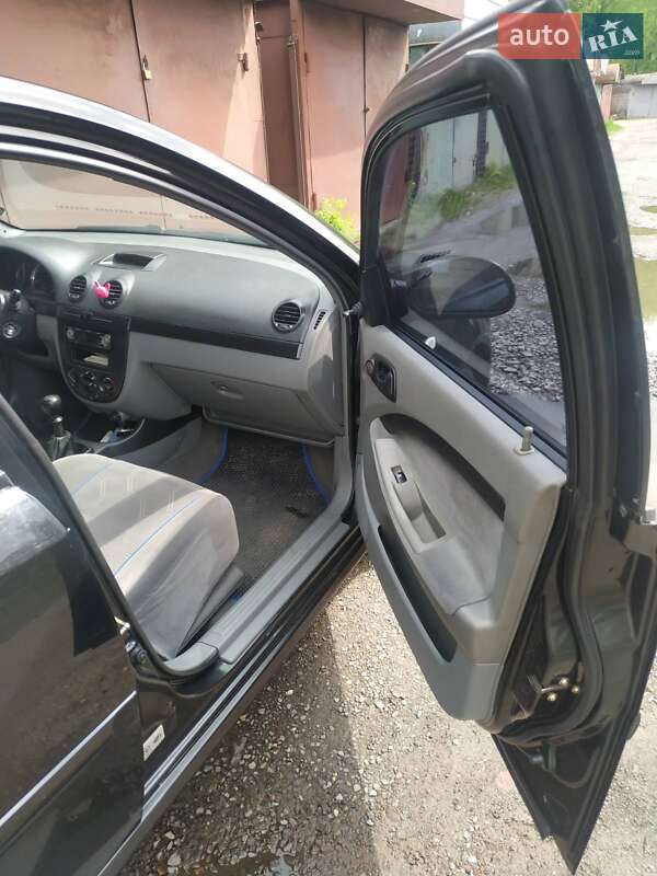 Хэтчбек Chevrolet Lacetti 2005 в Львове фото 5 Хэтчбек Chevrolet Lacetti 2005 в Львове