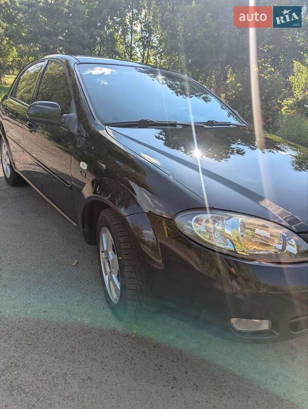 Хэтчбек Chevrolet Lacetti 2009 в Ровно