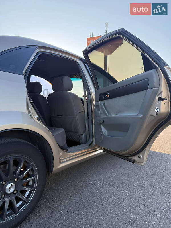 Седан Chevrolet Lacetti 2005 в Кривому Розі