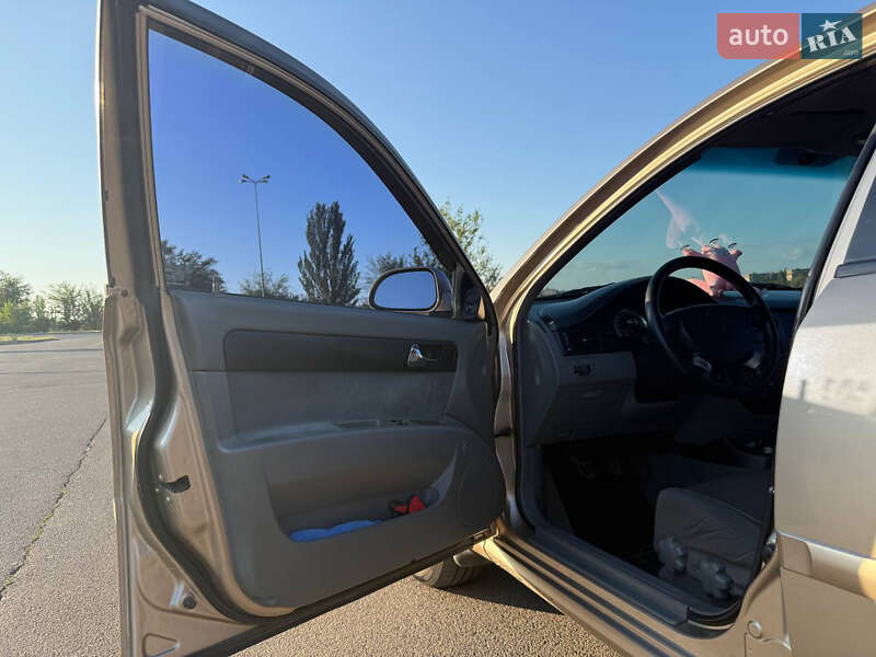 Седан Chevrolet Lacetti 2005 в Кривому Розі