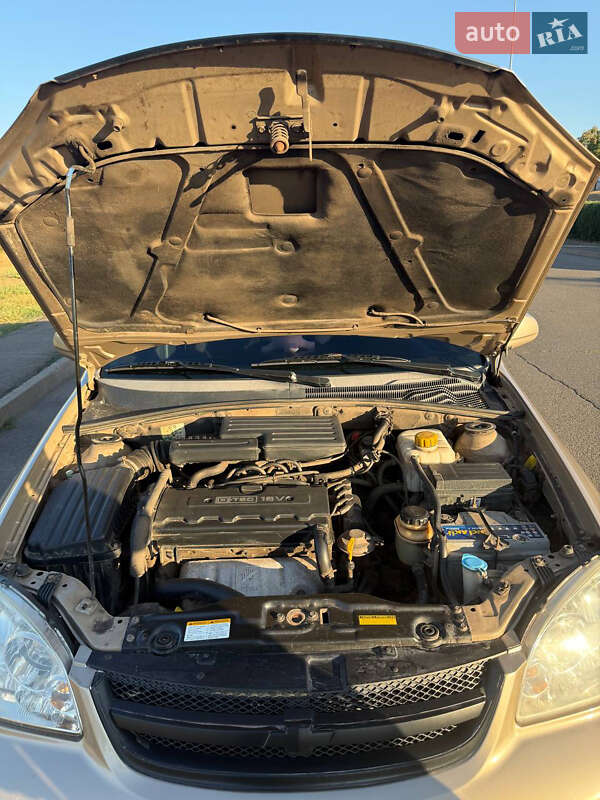 Седан Chevrolet Lacetti 2005 в Кривому Розі