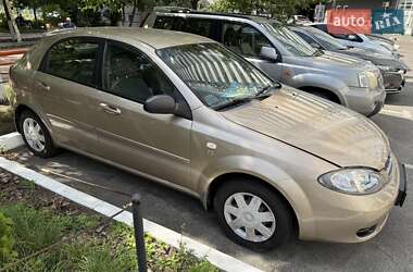 Хэтчбек Chevrolet Lacetti 2006 в Киеве