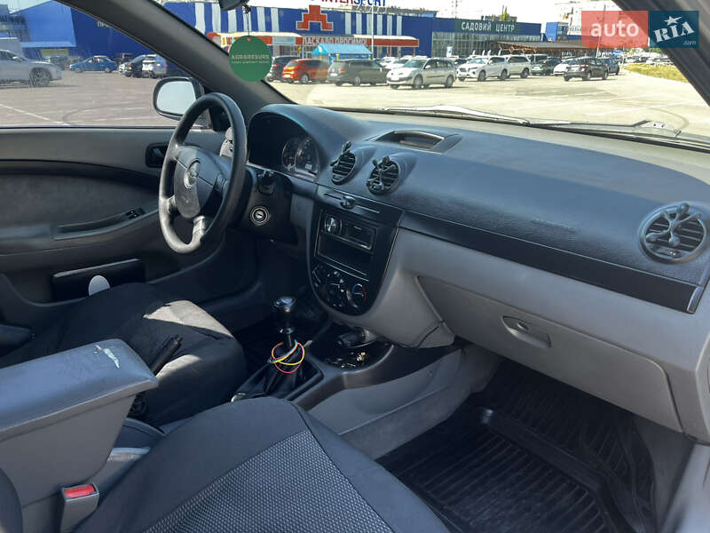 Хетчбек Chevrolet Lacetti 2010 в Кропивницькому