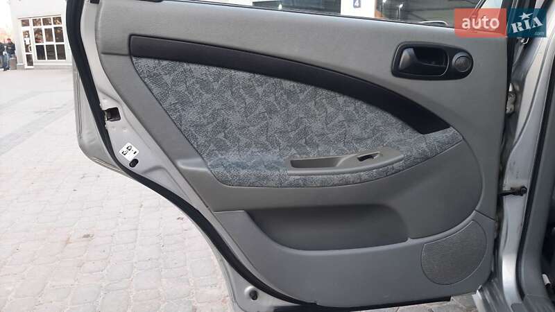 Хэтчбек Chevrolet Lacetti 2004 в Гнивани фото 9 Хэтчбек Chevrolet Lacetti 2004 в Гнивани