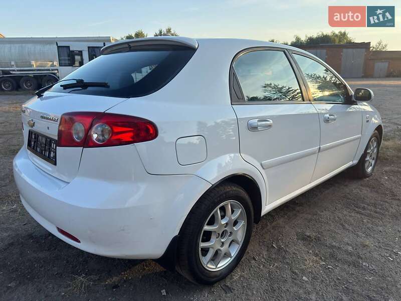 Хэтчбек Chevrolet Lacetti 2009 в Ахтырке
