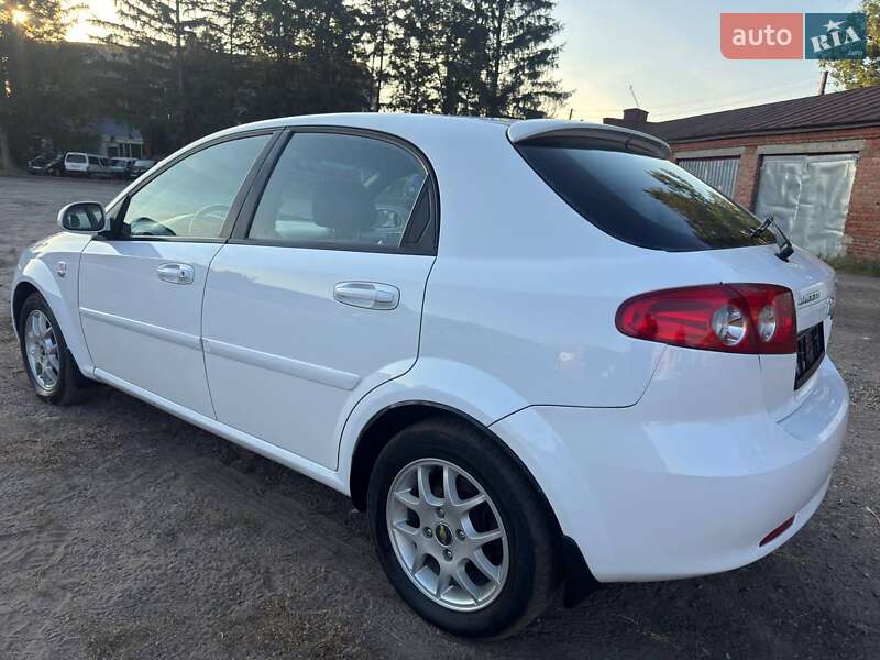 Хэтчбек Chevrolet Lacetti 2009 в Ахтырке