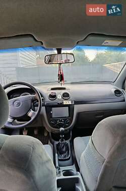 Хэтчбек Chevrolet Lacetti 2006 в 