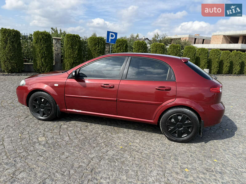 Хэтчбек Chevrolet Lacetti 2007 в Жовкве