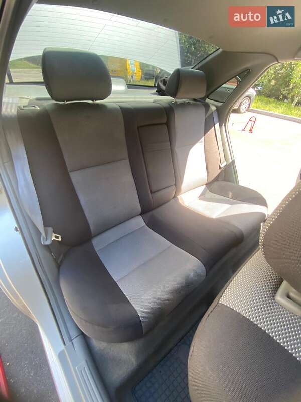 Седан Chevrolet Lacetti 2006 в Чернівцях