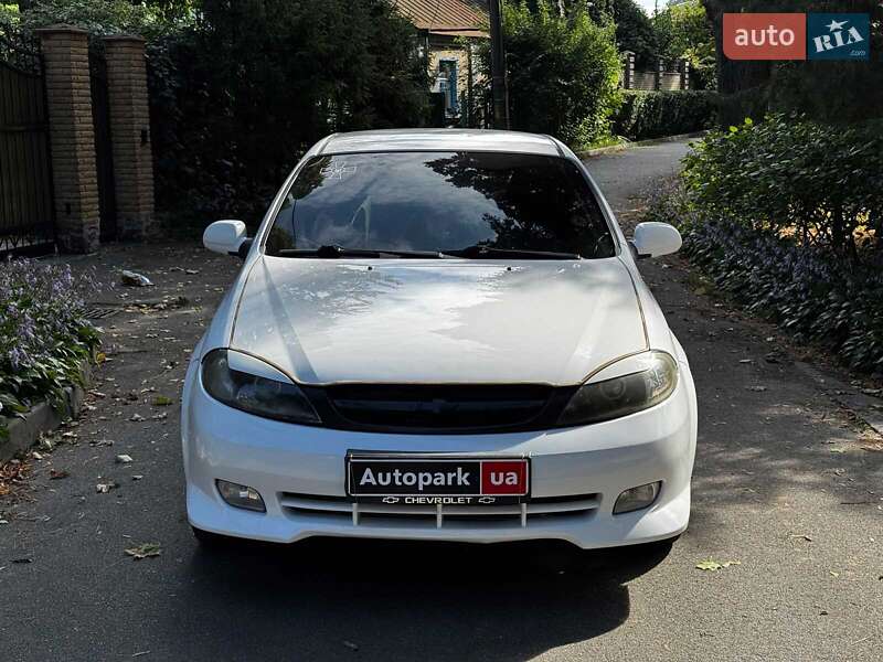 Хэтчбек Chevrolet Lacetti 2008 в Киеве фото 2 Хэтчбек Chevrolet Lacetti 2008 в Киеве