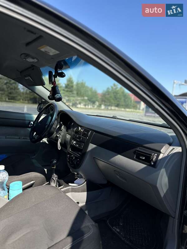 Седан Chevrolet Lacetti 2008 в Львові