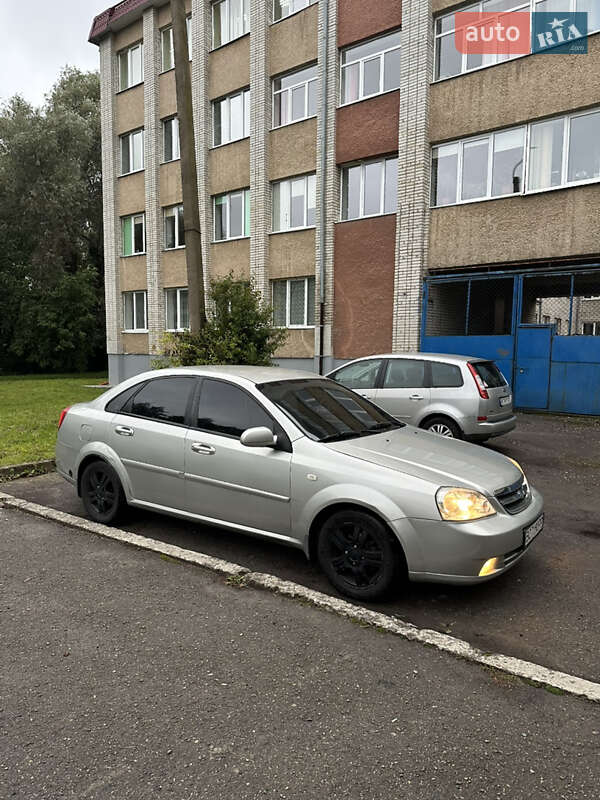 Седан Chevrolet Lacetti 2006 в Львове