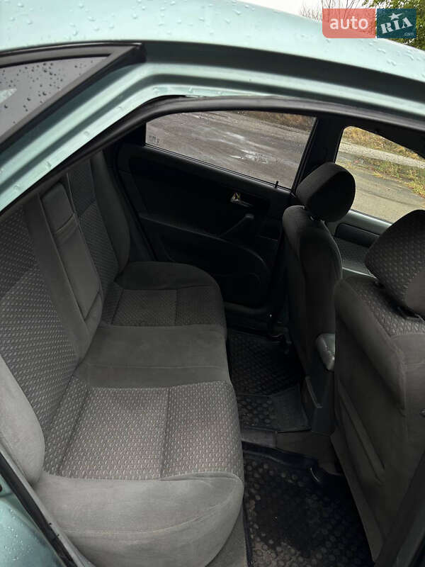 Седан Chevrolet Lacetti 2004 в Києві