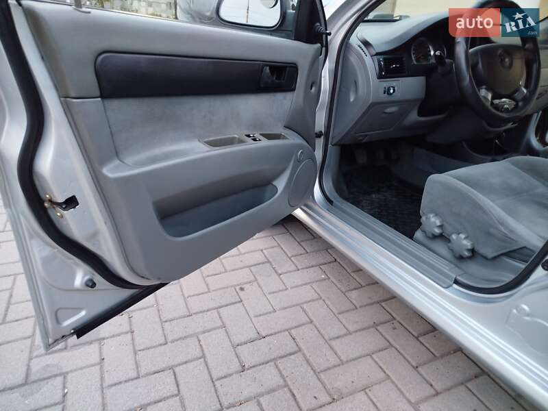 Седан Chevrolet Lacetti 2005 в Запорожье фото 20 Седан Chevrolet Lacetti 2005 в Запорожье