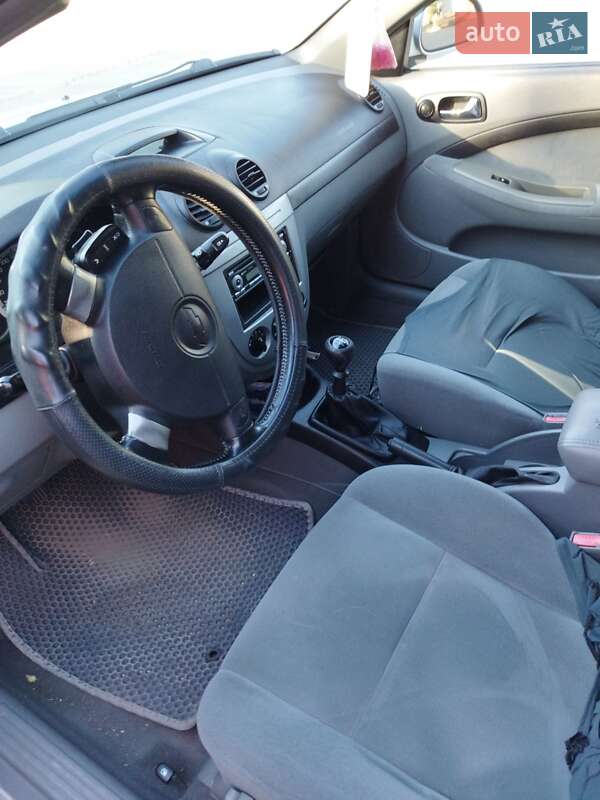 Хэтчбек Chevrolet Lacetti 2005 в Белгороде-Днестровском фото 10 Хэтчбек Chevrolet Lacetti 2005 в Белгороде-Днестровском
