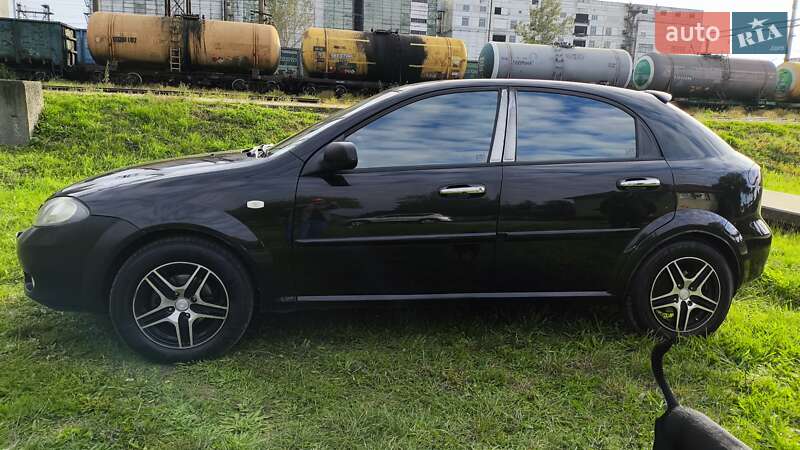 Хэтчбек Chevrolet Lacetti 2008 в Ужгороде