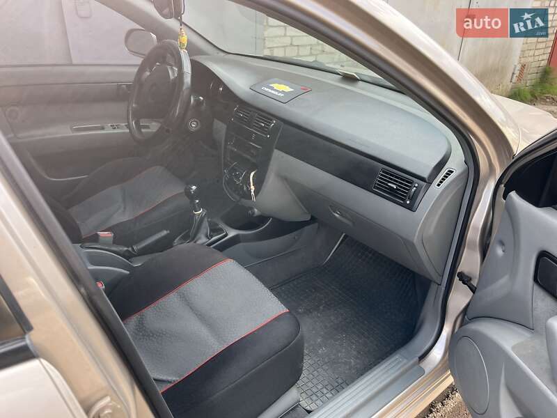 Седан Chevrolet Lacetti 2010 в Львове