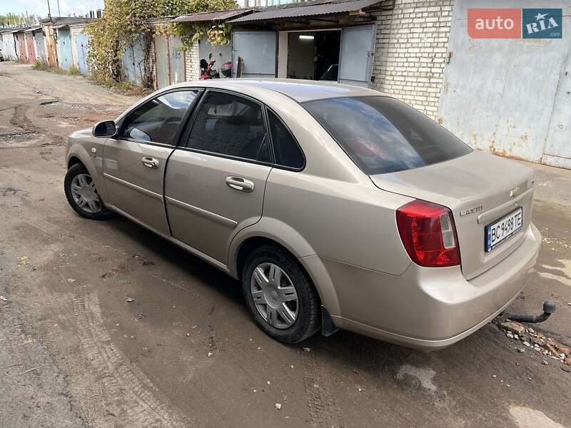 Седан Chevrolet Lacetti 2010 в Львове