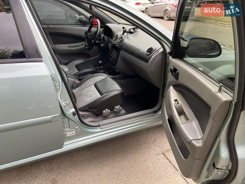 Хэтчбек Chevrolet Lacetti 2008 в Харькове