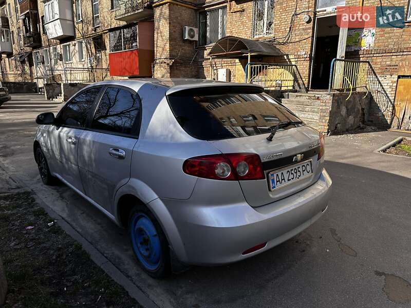 Хэтчбек Chevrolet Lacetti 2008 в Киеве
