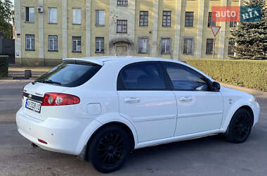 Хэтчбек Chevrolet Lacetti 2005 в  фото 3 Хэтчбек Chevrolet Lacetti 2005 в