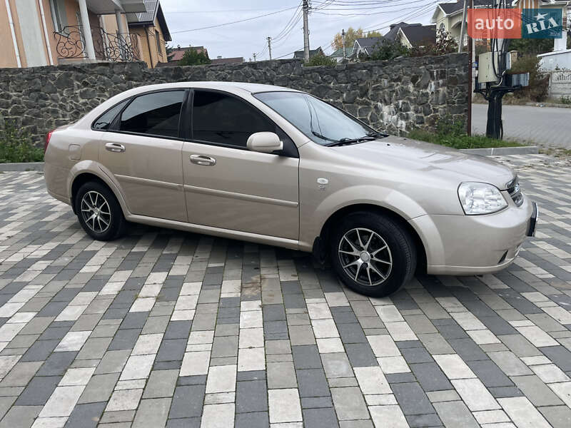 Седан Chevrolet Lacetti 2010 в Хмельницькому