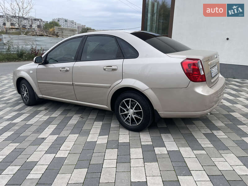 Седан Chevrolet Lacetti 2010 в Хмельницькому