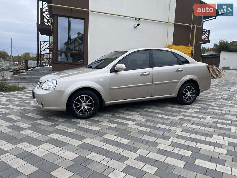 Седан Chevrolet Lacetti 2010 в Хмельницькому