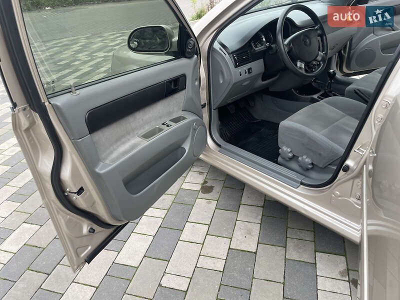 Седан Chevrolet Lacetti 2010 в Хмельницькому