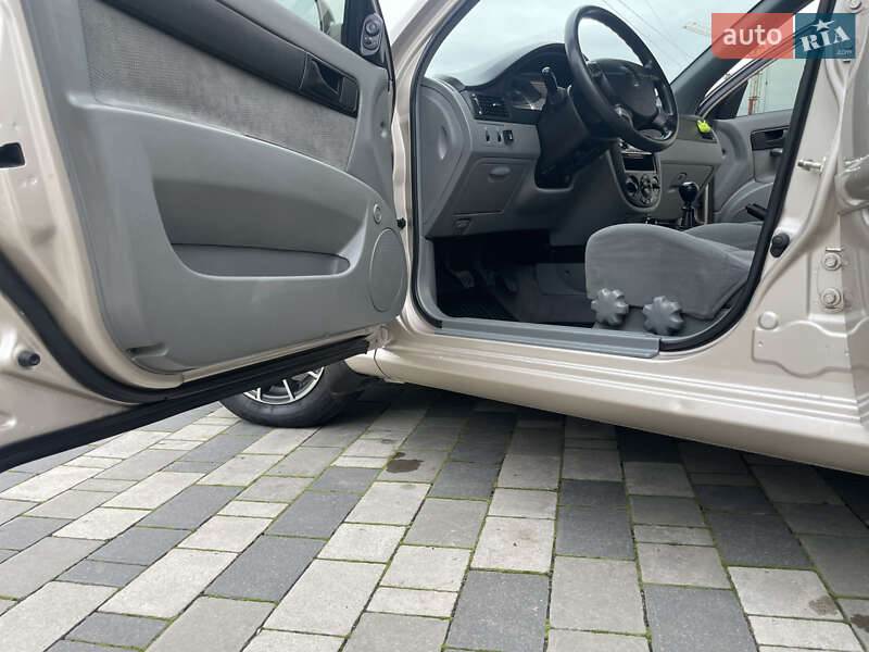 Седан Chevrolet Lacetti 2010 в Хмельницькому
