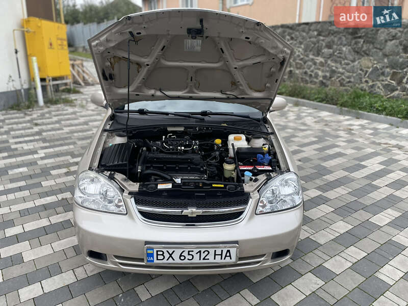 Седан Chevrolet Lacetti 2010 в Хмельницькому