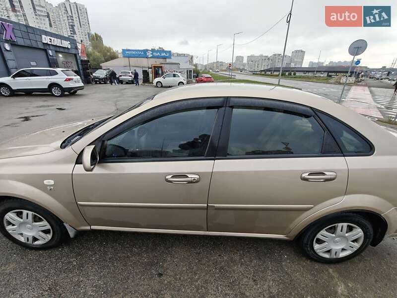 Седан Chevrolet Lacetti 2005 в Києві