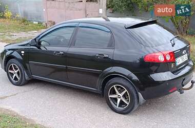 Хетчбек Chevrolet Lacetti 2005 в 