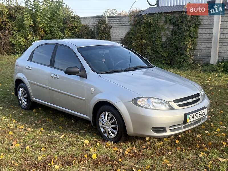 Хэтчбек Chevrolet Lacetti 2005 в Золотоноше фото 3 Хэтчбек Chevrolet Lacetti 2005 в Золотоноше