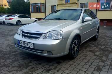 Седан Chevrolet Lacetti 2004 в Рівному