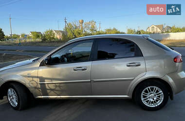 Хэтчбек Chevrolet Lacetti 2006 в 