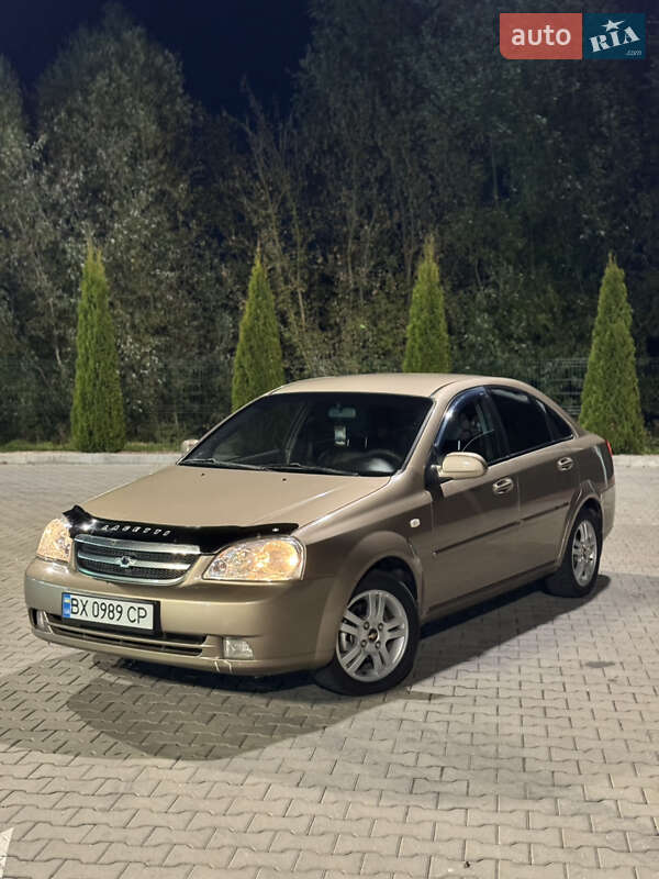 Седан Chevrolet Lacetti 2005 в  фото Седан Chevrolet Lacetti 2005 в