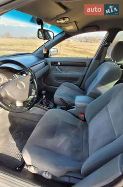 Седан Chevrolet Lacetti 2008 в  фото 4 Седан Chevrolet Lacetti 2008 в
