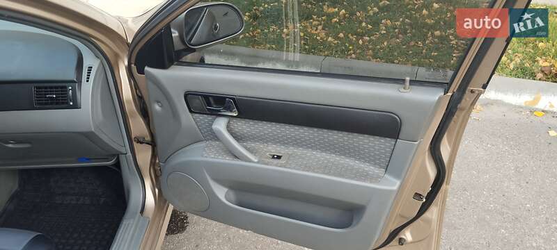 Седан Chevrolet Lacetti 2005 в Александрие